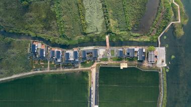 零碳木結(jié)構(gòu)展示中心、報(bào)告廳圓滿(mǎn)交付！